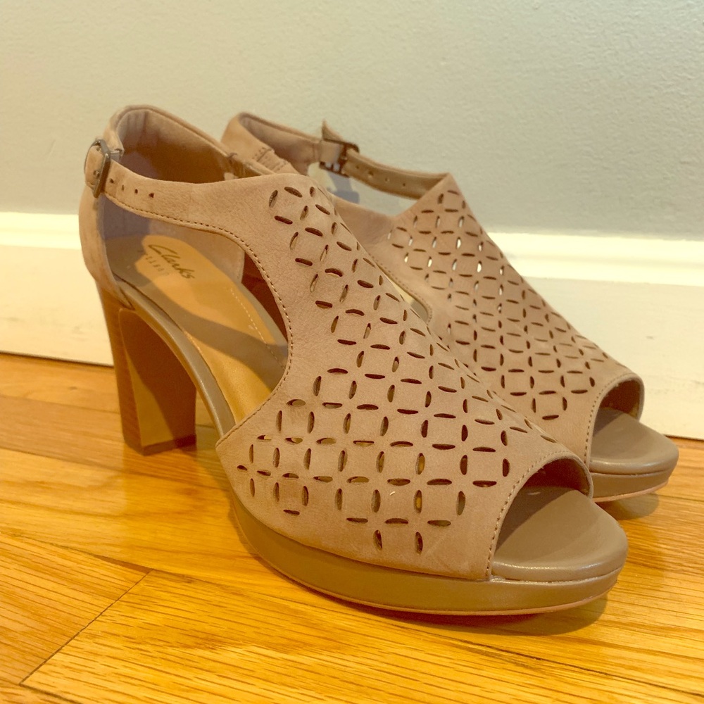 Clark’s Artisan Peep Toe Sandals - Size 8